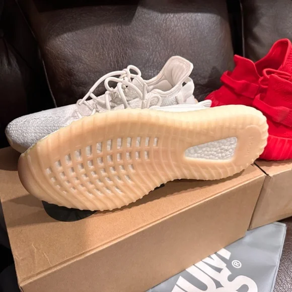 White Yezzy Boost 350 size 12 - Picture 4 of 6